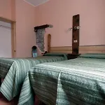 Des Roses Hotel