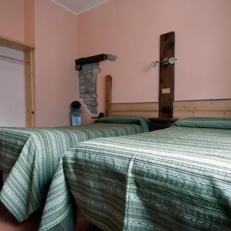 Des Roses Hotel